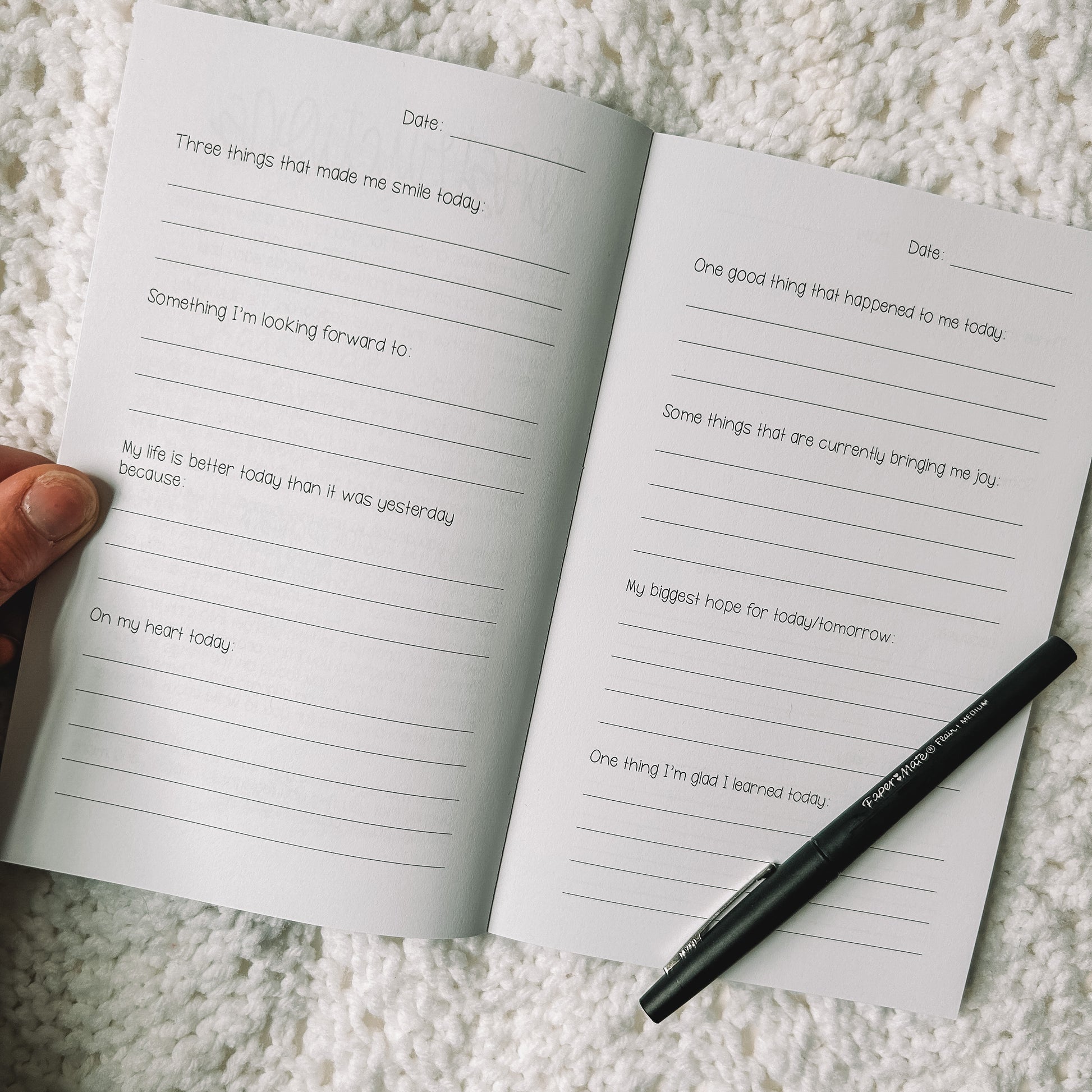 Grateful Heart: Daily Gratitude Journal for Moms - Slate – This